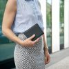 Okładka na paszport z miejscem na kartę, Kwmobile, Czarna, Eko skóra, 39078.01