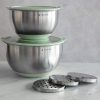 Zestaw 2 wielofunkcyjnych metalowych misek z pokrywką Navaris, 20 cm i 24 cm, 3 tarki, antypoślizgowe, stal nierdzewna, srebrny/zielony, 49210.02.71