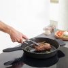 Patelnia z żeliwa Navaris z powłoką nieprzywierającą do kuchenki/piekarnika/grilla - 30 cm - czarna, 48585.03