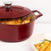 Navaris Garnek żeliwny z powłoką zapobiegającą przywieraniu do kuchenek/piekarników - 24 cm - 3,5 l - ciemnoczerwony, 48777.01.20