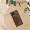 Etui Kwmobile do Google Pixel 7a, brązowe, drewno/silikon, 61603.01