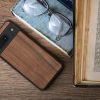 Etui Kwmobile do Google Pixel 8, brązowe, drewno/silikon, 61871.18