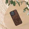 Etui Kwmobile do Apple iPhone 15 Pro Max, brązowe, drewno/silikon, 62014.01