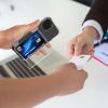 Etui Kwmobile z uchwytem na kartę do Samsung Galaxy S23 Ultra, przezroczyste, plastikowe, KWM000021QO001C