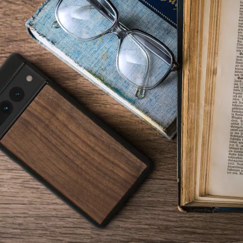 Etui kwmobile do Google Pixel 7 Pro, drewno, brązowo-czarne, 60033.18